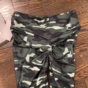 NEW Tahira Made In LA leggings w Scrunch Butt!